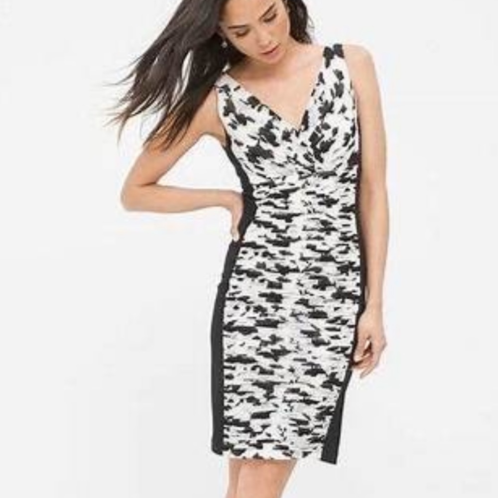 White House Black Market Ruched Floral Dress